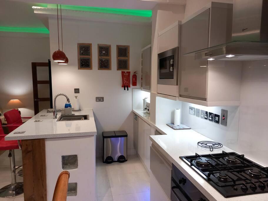 Luxury Holiday Home, Near Beach Σάουθεντ-ον-Ση Εξωτερικό φωτογραφία