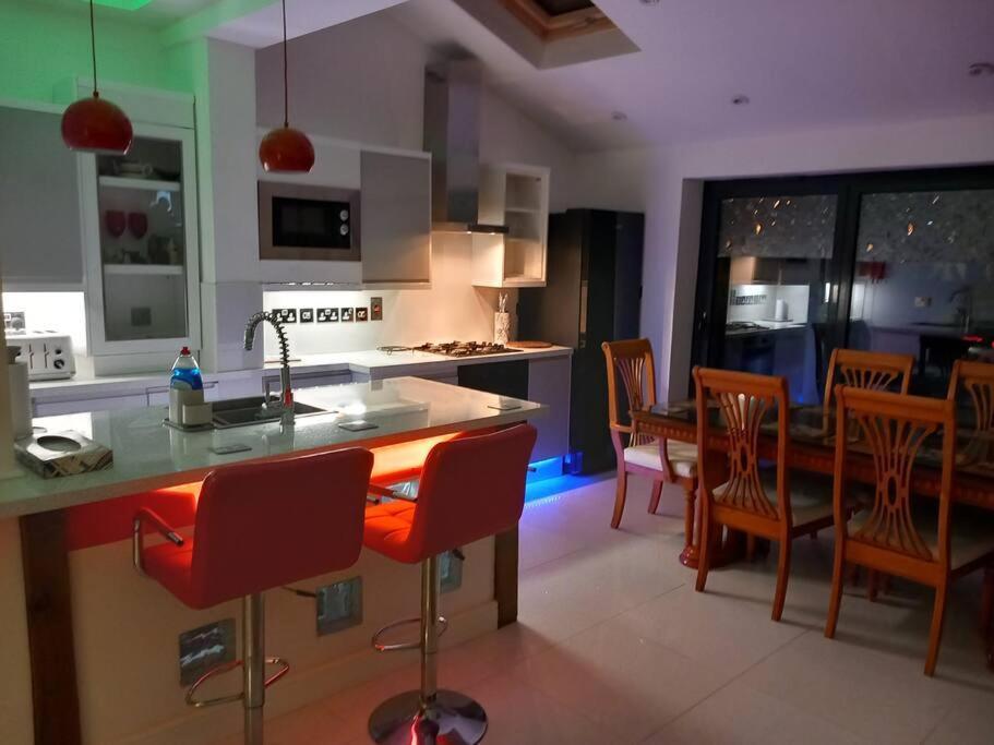 Luxury Holiday Home, Near Beach Σάουθεντ-ον-Ση Εξωτερικό φωτογραφία
